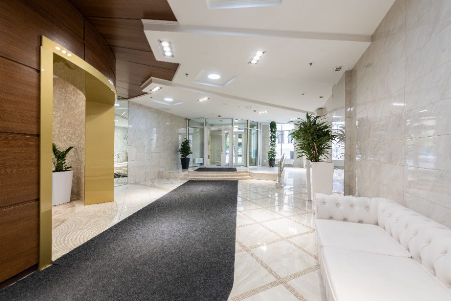 Zona común y recepción de un hotel